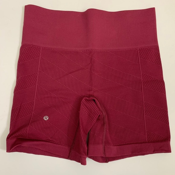 lululemon athletica Pants - Lululemon raspberry textured high waist bike short
